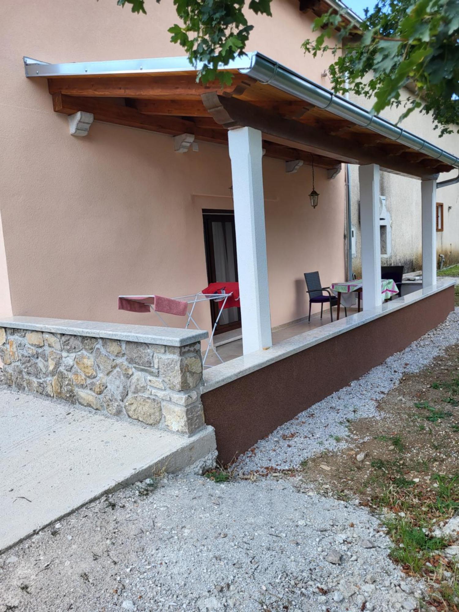 Apartman studio Baladur Roč Exterior foto